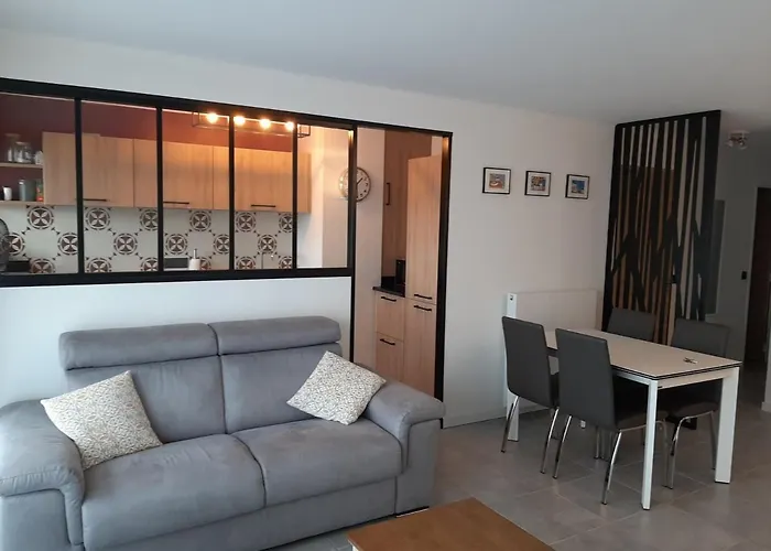 Appartement T3 Renove A 10 Min Du Centre-Ville Avec Balcon, Garage Et Wifi A Saint-Jean-De-Luz - Fr-1-239-584